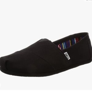Toms Classic Black on Black Canvas shoes size 7.5